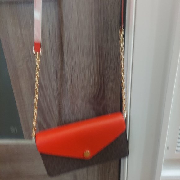 MICHAEL KORS small logo envelope crossbody bag -red - Picture 3 of 5